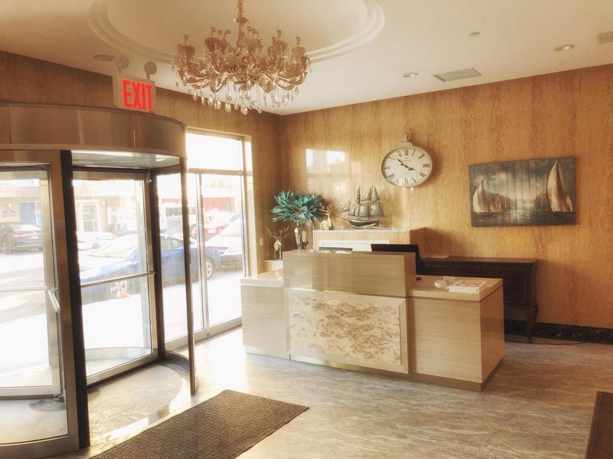 Mayfair Inn And Suites New York Exterior photo